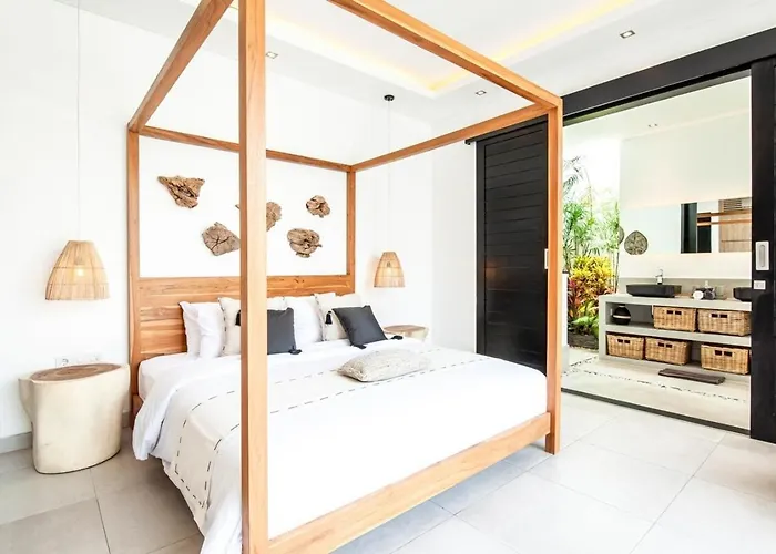 Modern 4 Bedroom Villa 400M To The Beach In Canggu Villa *