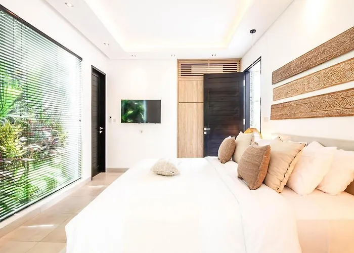 Villa Modern 4 Bedroom Villa 400M To The Beach In Canggu *