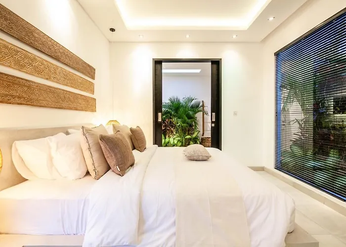 Modern 4 Bedroom Villa 400M To The Beach In Canggu * Canggu (Bali)