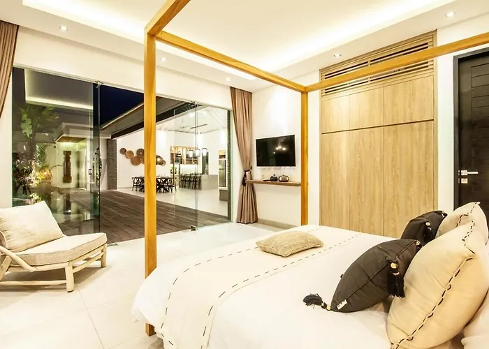 Modern 4 Bedroom Villa 400M To The Beach In Canggu