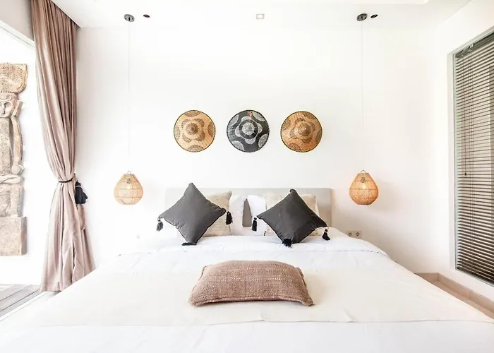 Modern 4 Bedroom Villa 400M To The Beach In Canggu Villa *