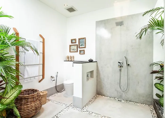 Modern 4 Bedroom Villa 400M To The Beach In Canggu Villa *